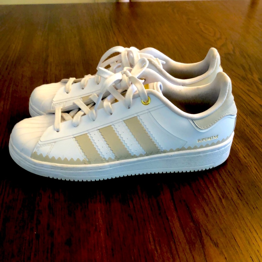 Addis’s SuperStar Leather Shoe